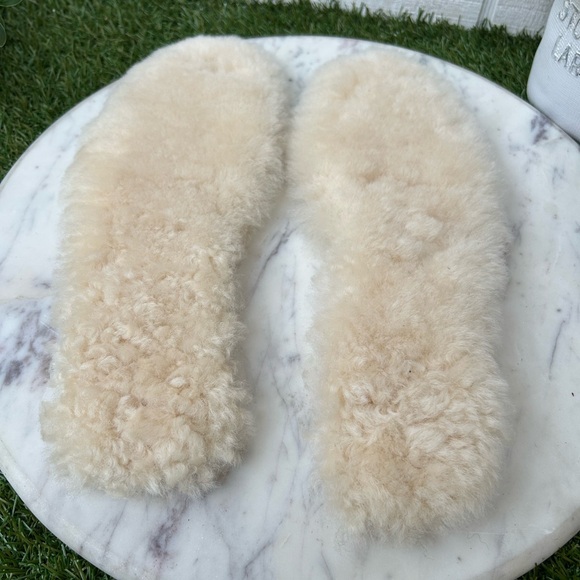 UGG Women's Sheepskin Insoles Tan WOMEN'S SHEEPSKIN INSOLES. NEW SIZE 10 NO BOX - Picture 10 of 14